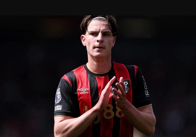 Arsenal gia nhập cuộc đua giành sao khủng Bournemouth