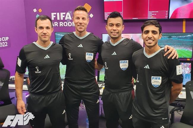 Trọng tài World Cup điều hành chung kết Cúp quốc gia