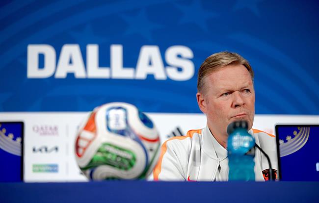 Ronald Koeman thừa nhận áp lực với ĐT Hà Lan trước thềm World Cup