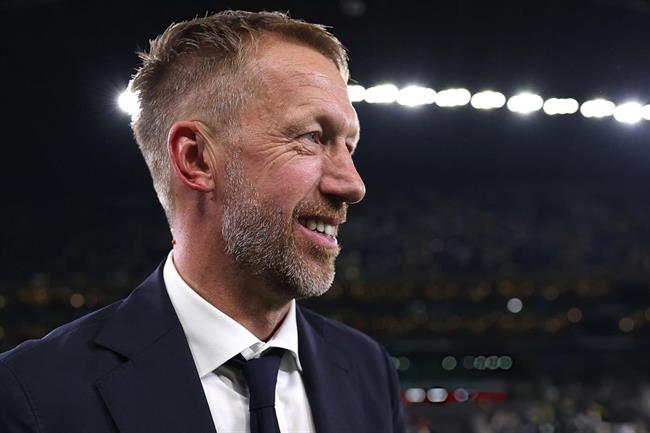 Graham Potter chảy máu tai khi ăn mừng cùng ĐT Thụy Điển