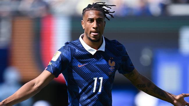 Vieira so sánh Michael Olise với Platini và Zidane