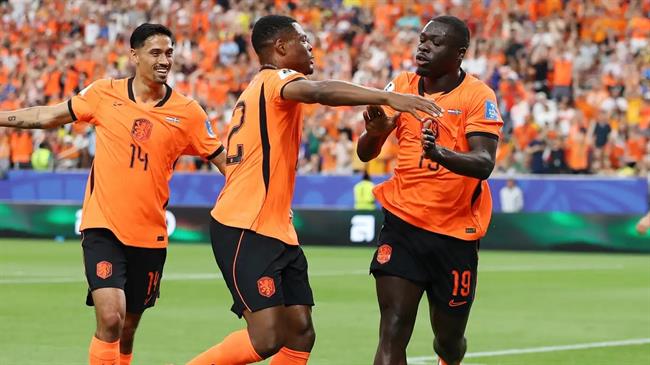 Koeman chưa hoàn toàn hài lòng dù Hà Lan đại thắng Thụy Điển
