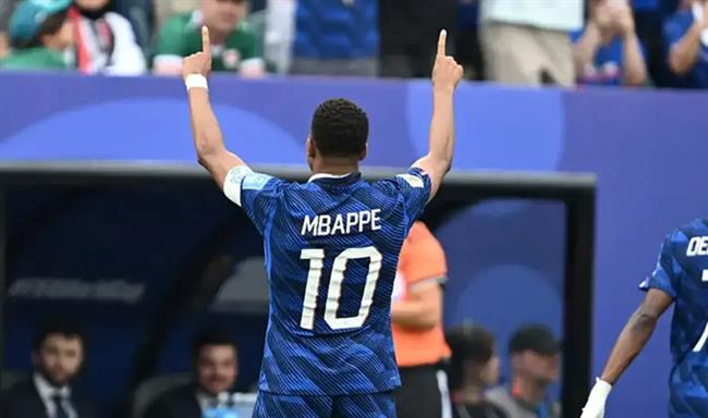 Kylian Mbappe tiệm cận loạt kỷ lục ghi bàn mới sau cú đúp cho Pháp