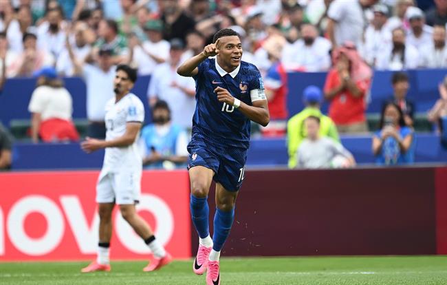 Mbappe không quan tâm tới việc đua thành tích với Messi 1