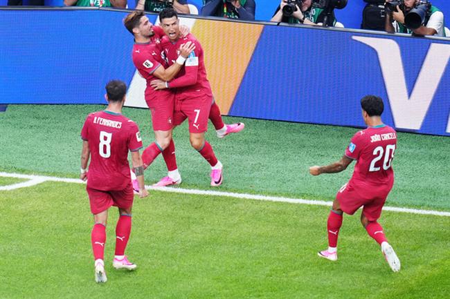 Ronaldo vẫn biết cách làm cả thế giới phải nhắc tên mình 1