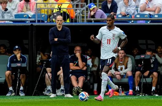 Marcus Rashford cần thay thế Anthony Gordon