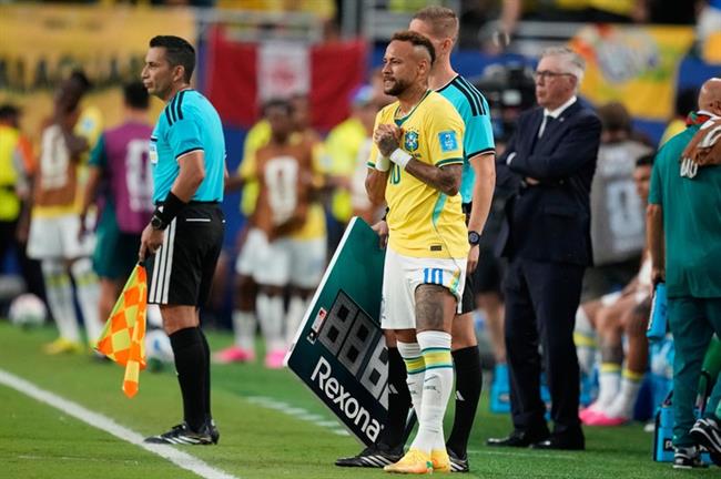 Vinicius gửi thông điệp đặc biệt tới Neymar