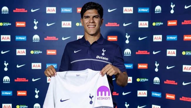 Tottenham chính thức công bố thương vụ Mateus Fernandes