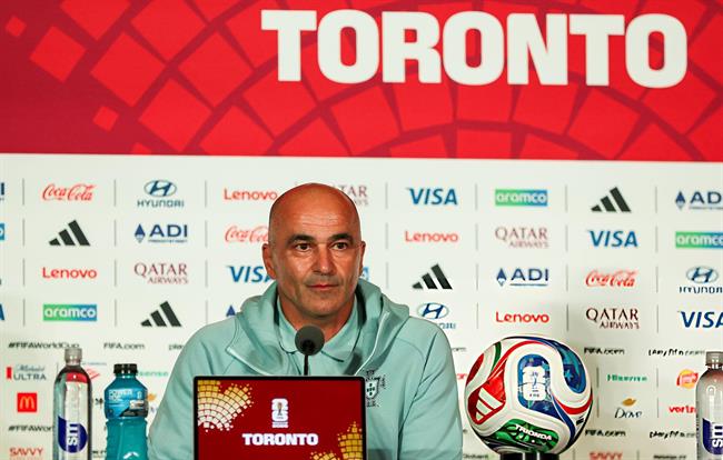 Roberto Martinez lên tiếng về khả năng Ronaldo dự bị cho Goncalo Ramos