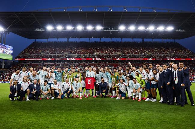Ronaldo tri ân Jota sau chiến thắng của Bồ Đào Nha 1