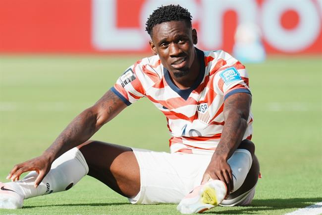 UEFA phản ứng gay gắt sau khi FIFA hủy án treo giò của Balogun 1