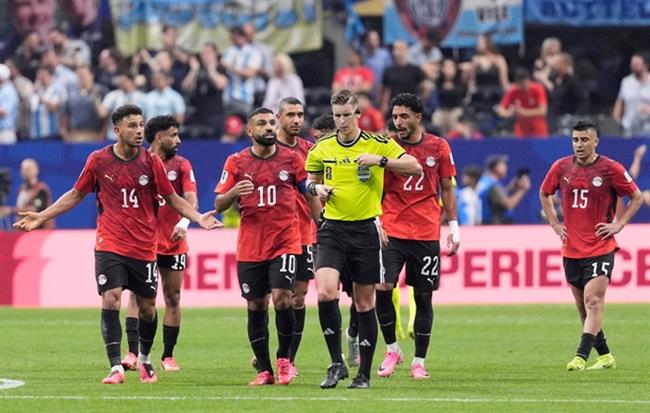 Huyền thoại MU hoài nghi quyết định hủy bàn thắng của Ai Cập trước Argentina