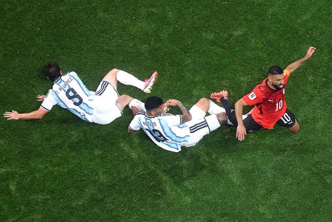 Argentina Chân mệnh thiên tử hay may mắn cạn dần 3 Argentina Chân mệnh thiên tử hay may mắn cạn dần 3