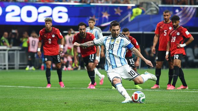 Joe Cole tin ĐT Anh biết cách khóa chặt Messi 1