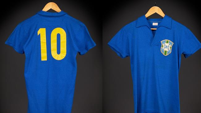 Áo đấu của Pele tại World Cup 1958 được bán với giá gần 4,9 triệu USD