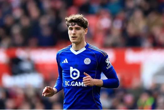 MU muốn mua Ben Nelson từ Leicester City. MU muon mua Ben Nelson tu Leicester City.
