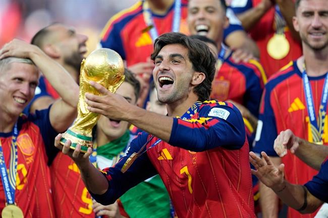 Ferran Torres lên tiếng về tin đồn gia nhập PSG 1