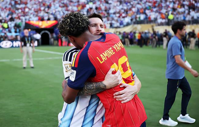 Leo Messi - Lamine Yamal: Bầu trời và mặt đất