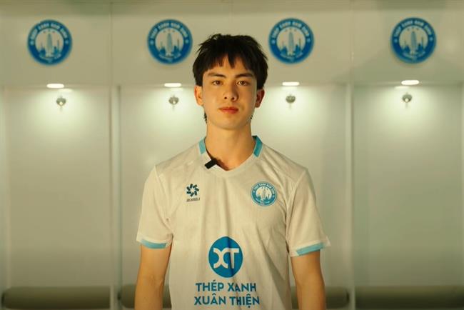 Nam Định ra mắt hậu vệ Việt kiều Mỹ Reece Minh-Kai 