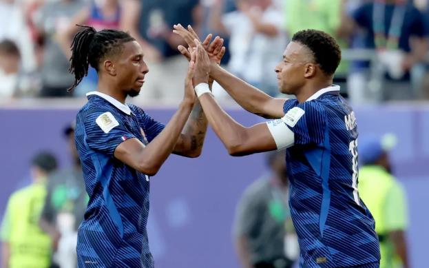 Kylian Mbappe mang tin vui cho Real vụ Michael Olise