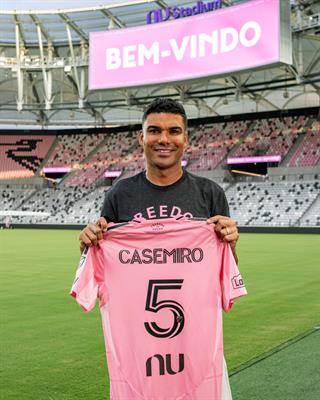 Casemiro chính thức trở thành đồng đội của Messi 1
