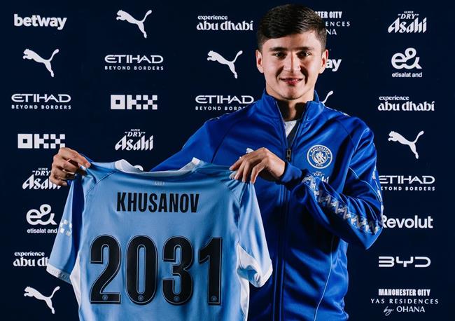 Hậu vệ Uzbekistan chính thức gia hạn với Man City