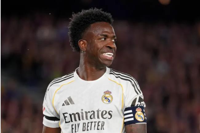 HLV Alan Pardew nhận định vụ Arsenal chiêu mộ Vinicius Junior