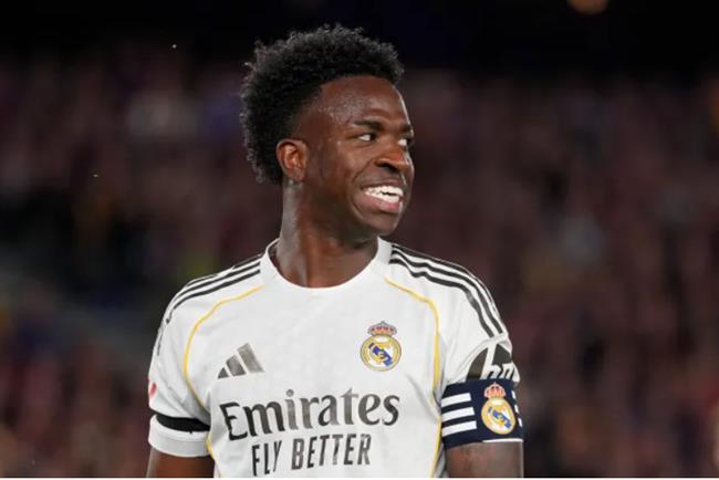 Gary Neville nhận định vụ Arsenal theo đuổi Vinicius Junior