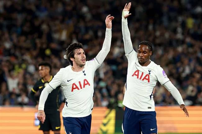 Chơi hơn người, Chelsea vẫn thua Tottenham
