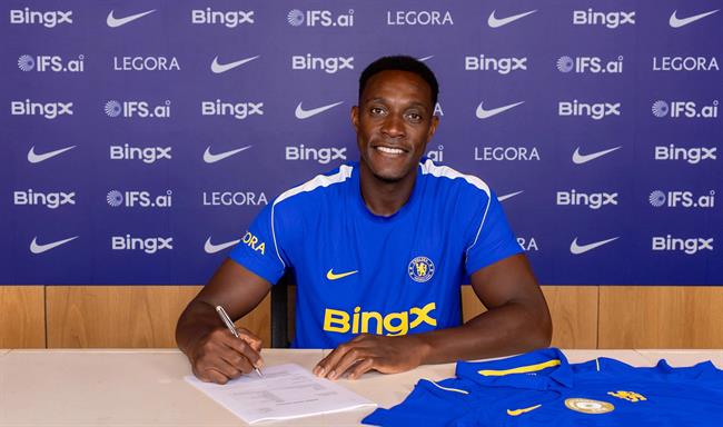 Chelsea công bố tân binh Danny Welbeck