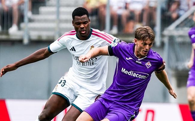 Dumfries hạnh phúc sau màn ra mắt Real Madrid