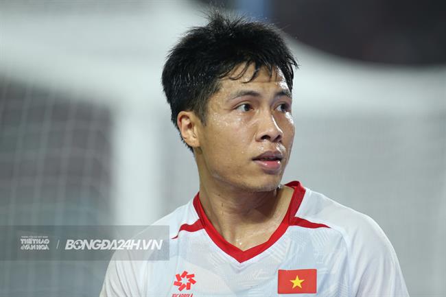 HLV Kim Sang Sik thêm lo vì chấn thương của Văn Vĩ