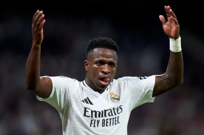 Jamie Carragher đưa ra dự đoán về Vinicius Junior