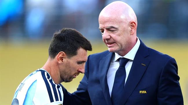Argentina đứng về phía Chủ tịch FIFA giữa làn sóng chỉ trích