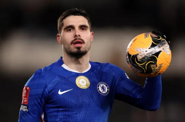 Arsenal gia nhập cuộc đua giành Pedro Neto