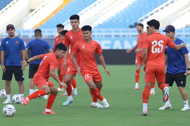 Tuyển Việt Nam đầy đủ lực lượng trước ngày sang Malaysia
