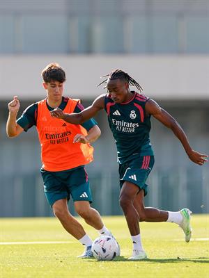 Yan Diomande tự hào khi được khoác áo Real Madrid 1 Yan Diomande tự hào khi được khoác áo Real Madrid 1