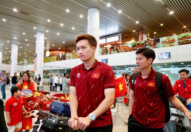ĐT Việt Nam đi gần 6km để tập sân cỏ lá gừng tại Malaysia