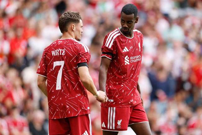 Carragher chỉ ra vấn đề khiến Liverpool khó đua vô địch NHA