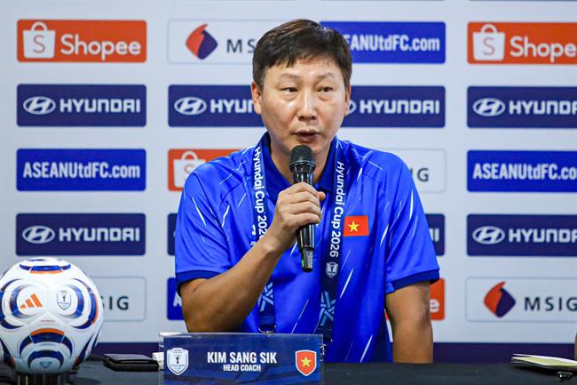 HLV Kim Sang Sik tự hào khi vào bán kết, chỉ ra điểm mạnh của Malaysia