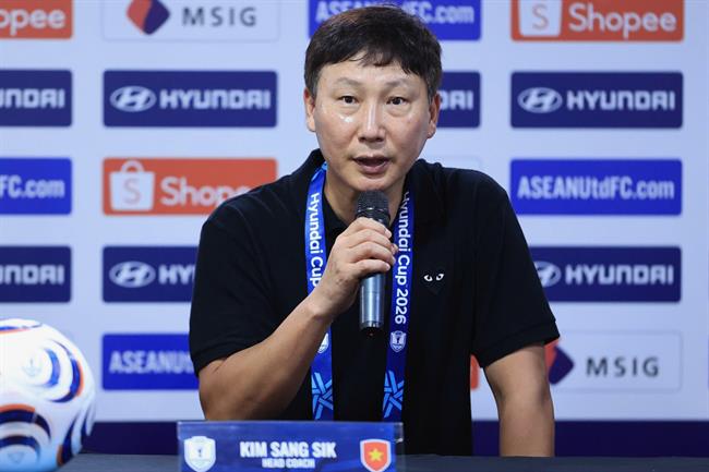 HLV Kim Sang Sik: Chúng tôi mới đi được nửa chặng đường
