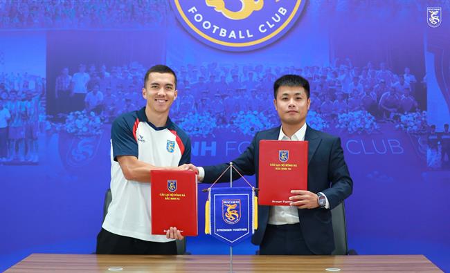 Tân binh V.League ra mắt sao Việt kiều Canada