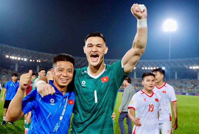 Lê Giang Patrik: Sau khi xem VAR, trọng tài đến và xin lỗi tôi