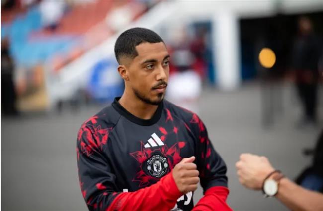 Teddy Sheringham chỉ trích MU vụ chiêu mộ Youri Tielemans