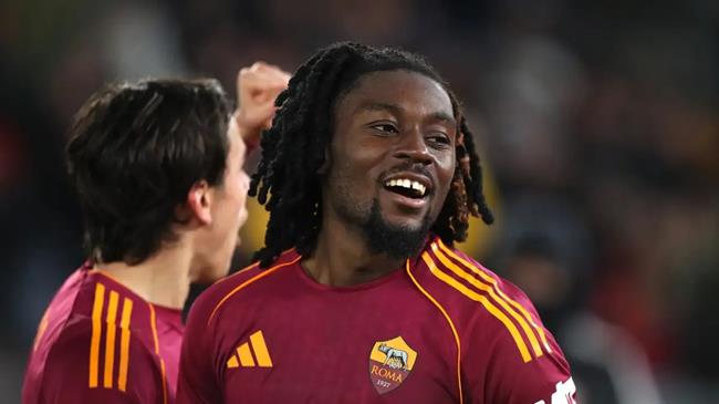 Man City chuyển hướng sang tiền vệ Manu Kone của Roma
