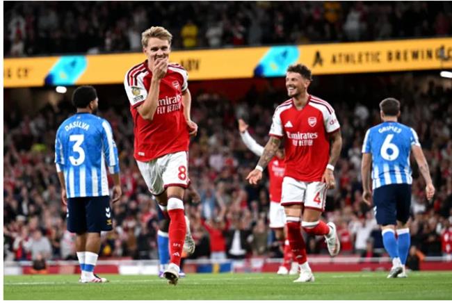 Huyền thoại Arsenal nhận định bất ngờ về Martin Odegaard