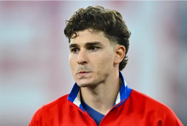 Atletico Madrid tỏ ra cứng rắn vụ Julian Alvarez