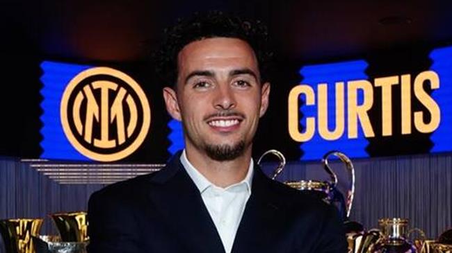 Inter Milan chính thức chiêu mộ Curtis Jones từ Liverpool