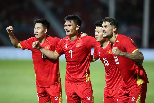Dư âm Thái Lan 0-2 Việt Nam: Khi bóng bổng vẫn là chân ái 