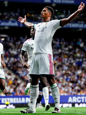 Jude Bellingham khiến Jose Mourinho bất ngờ 1 Jude Bellingham khiến Jose Mourinho bất ngờ 1